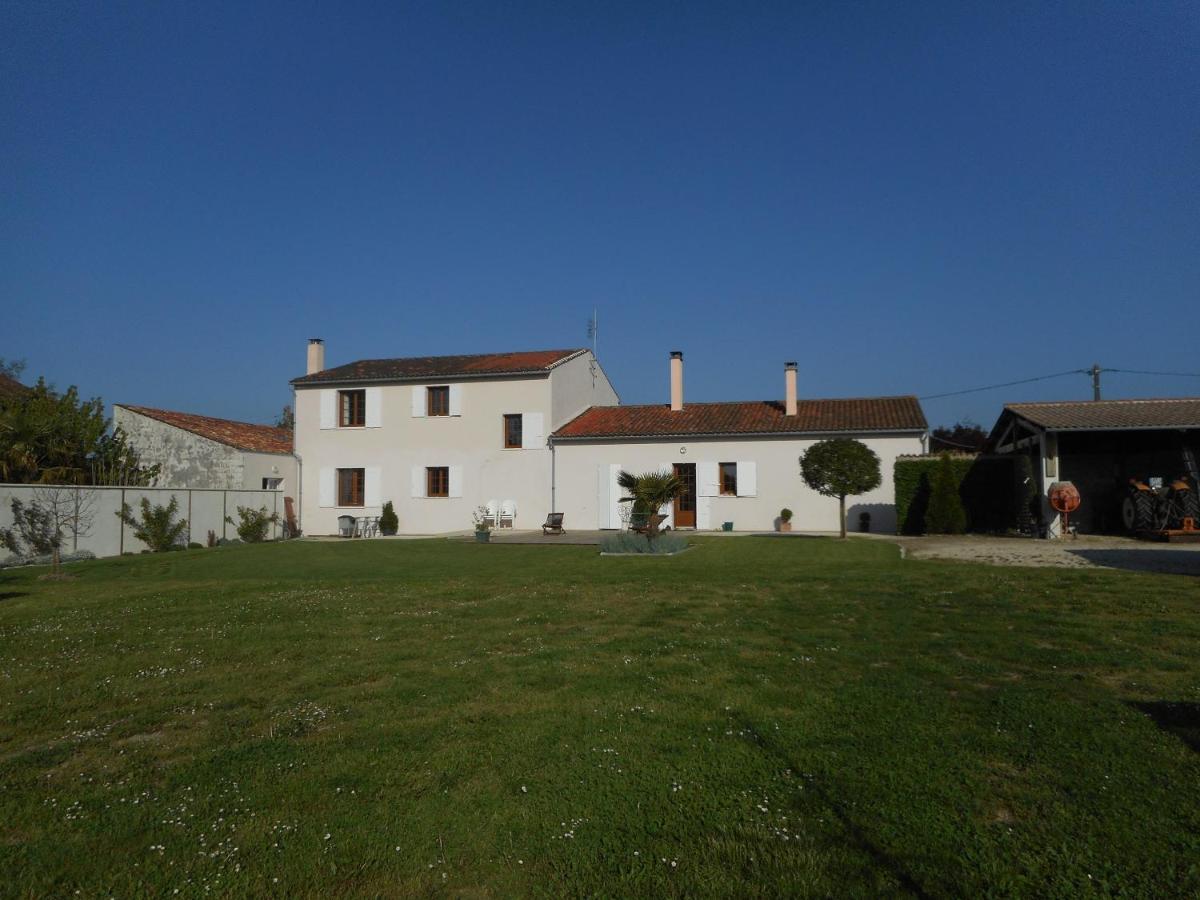 Le Logis De L'Etore Saint-Jean-dʼAngély Bagian luar foto